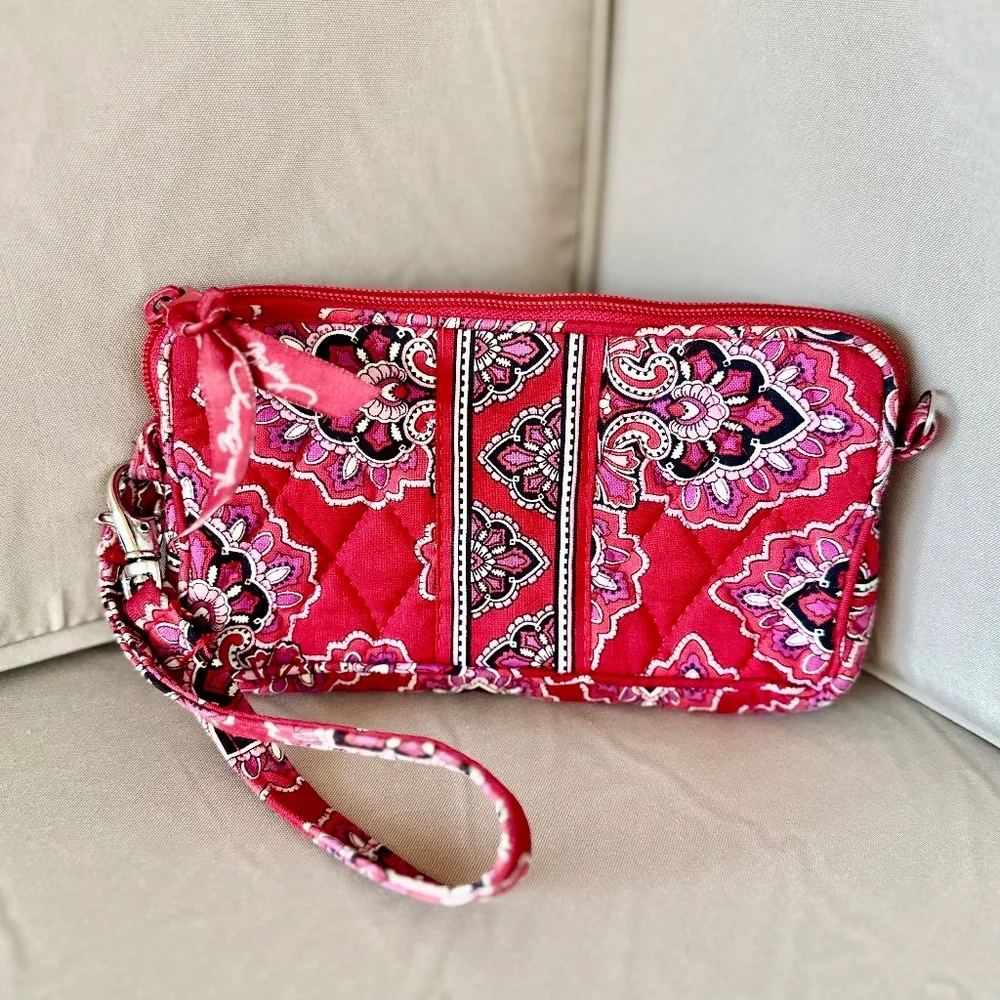 Vera Bradley "Frankly Scarlet" Cellphone Wristlet - Picture 2 of 8